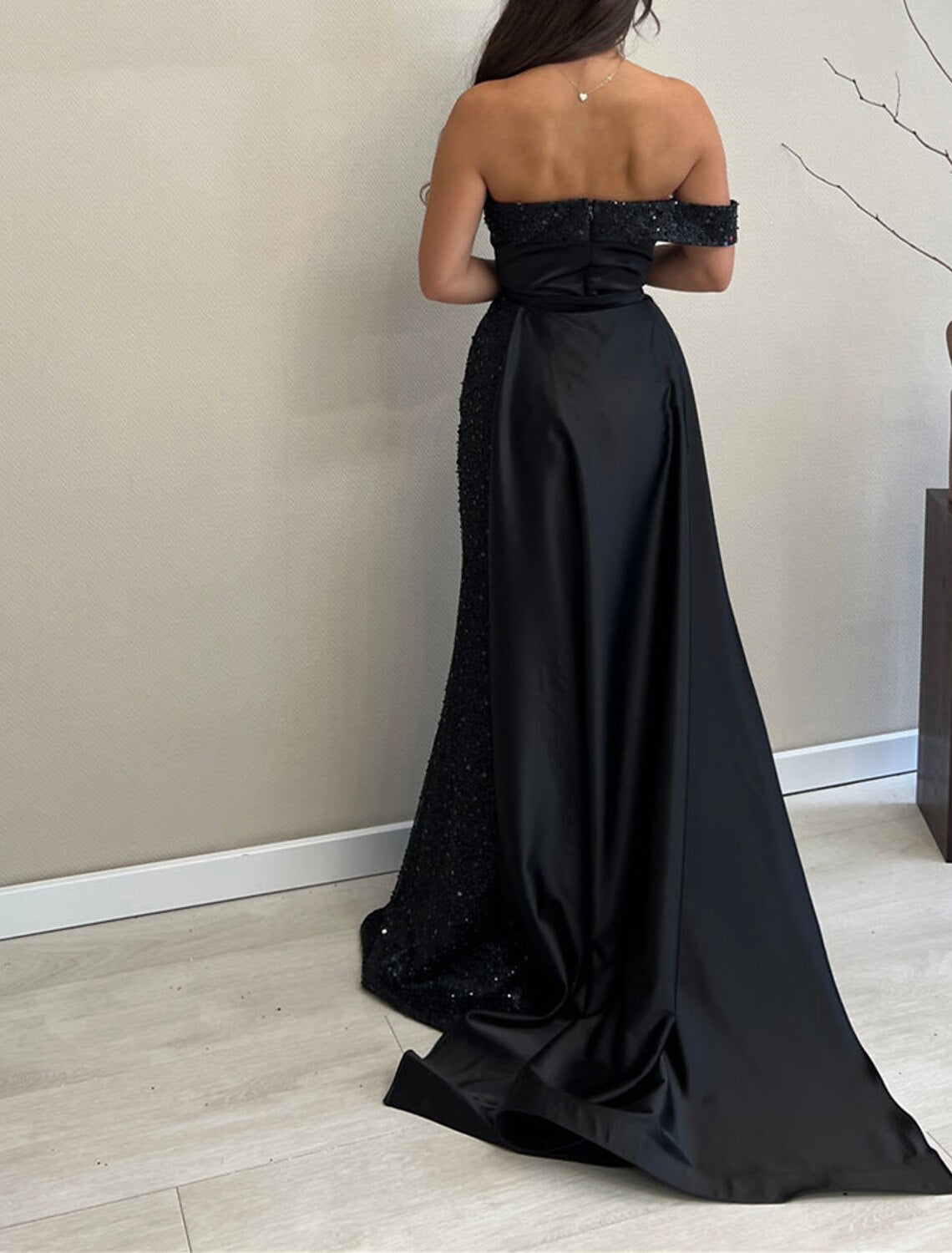 Mermaid / Trumpet Evening Gown Black Dress Dress Wedding Court Train Sleeveless Strapless Satin with Pearls Sequin